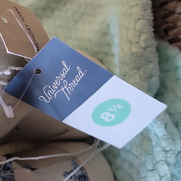 Universal thread high tops sneakers - Picture 4 of 6